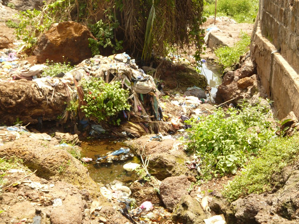 Jediný zdroj vody v oblasti Petit Simbaya