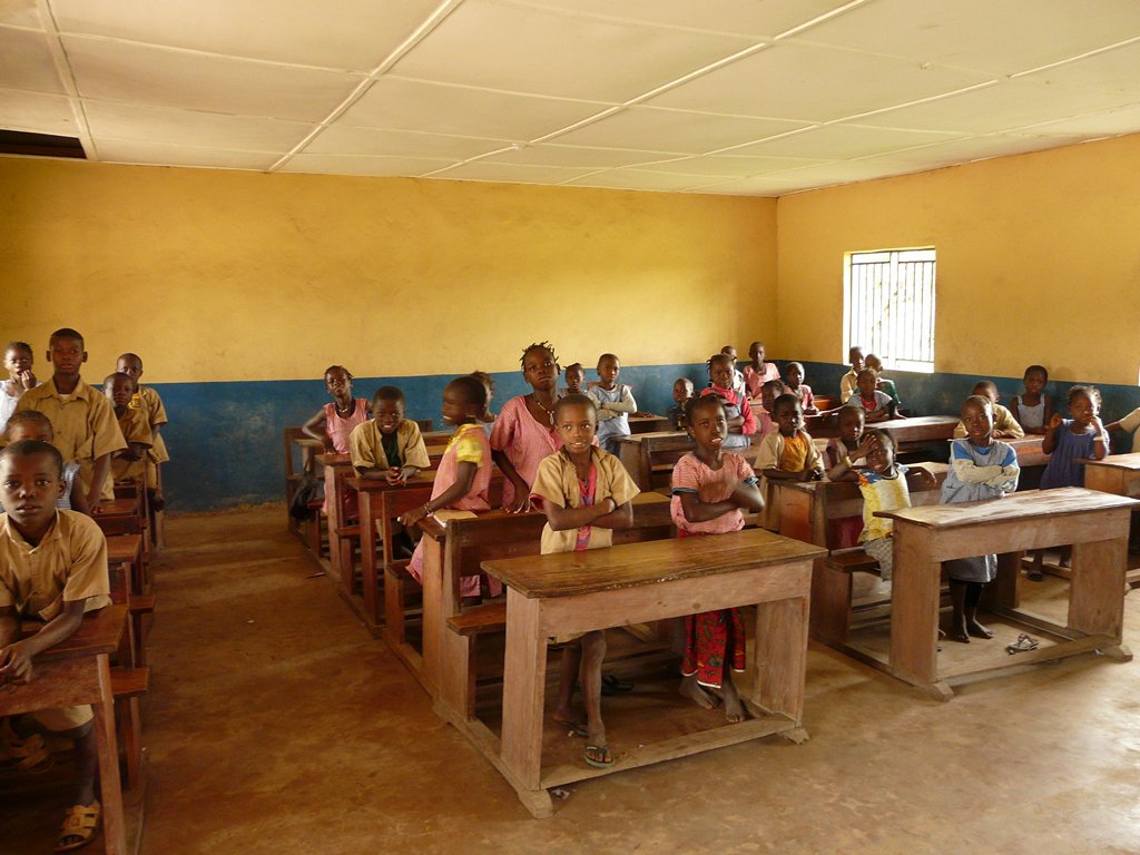 Škola postavená Wontanarou ve vesnici Menyi
